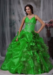 Green Floor-length Organza Beaded Quinceanera Dress with Straps in Soacha